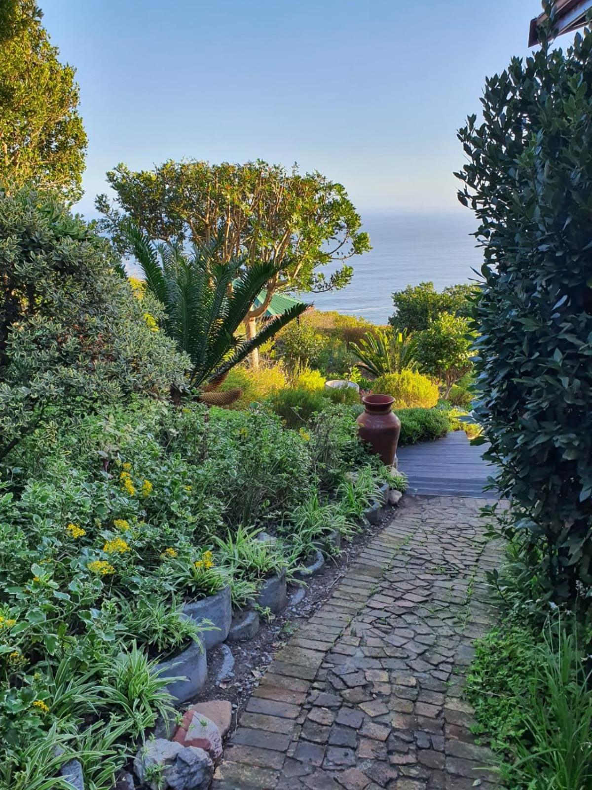 Peaceful Guest Suite With Balcony Views And Garden Setting Brenton-on-Sea Eksteriør bilde