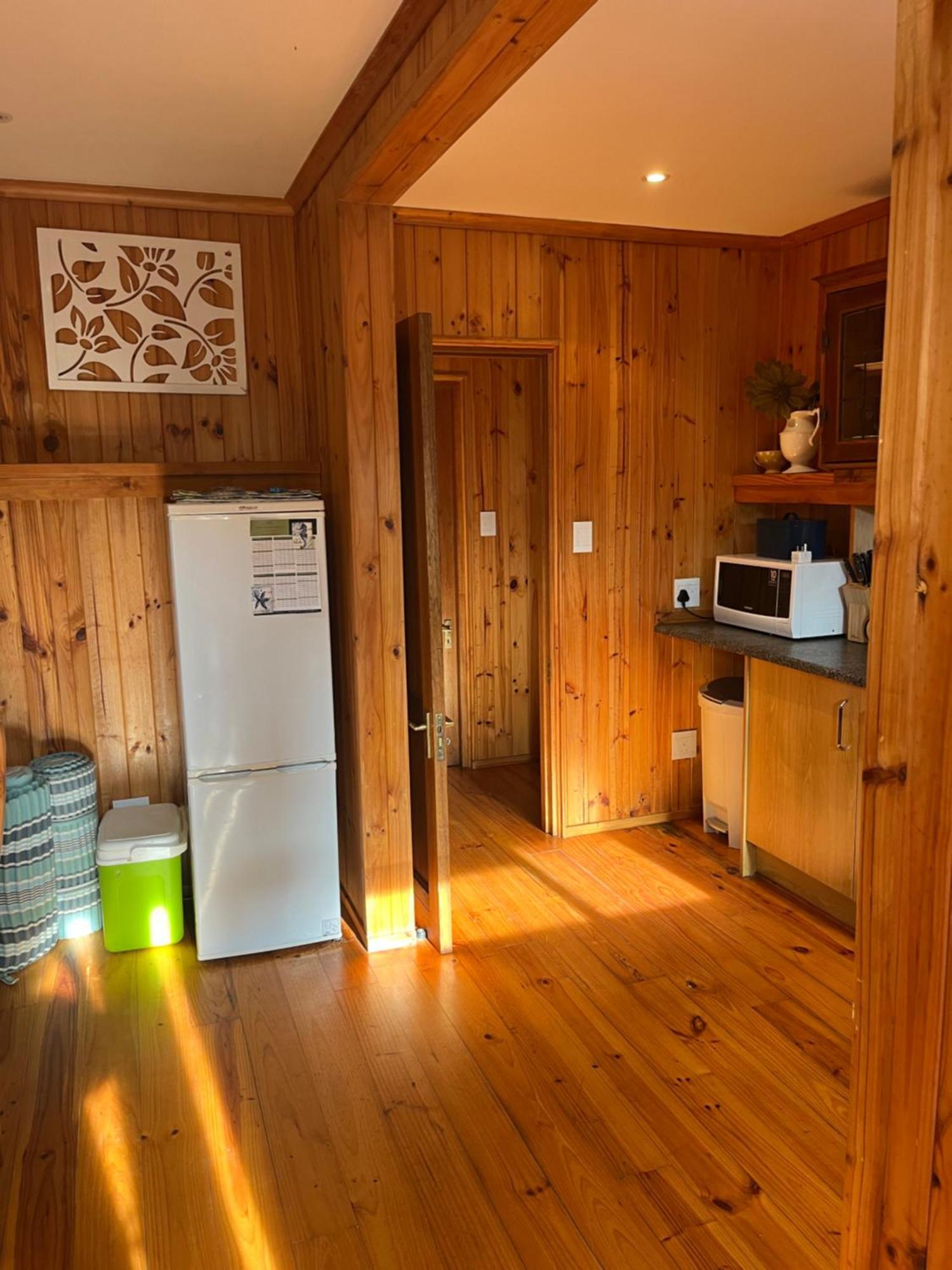 Peaceful Guest Suite With Balcony Views And Garden Setting Brenton-on-Sea Eksteriør bilde