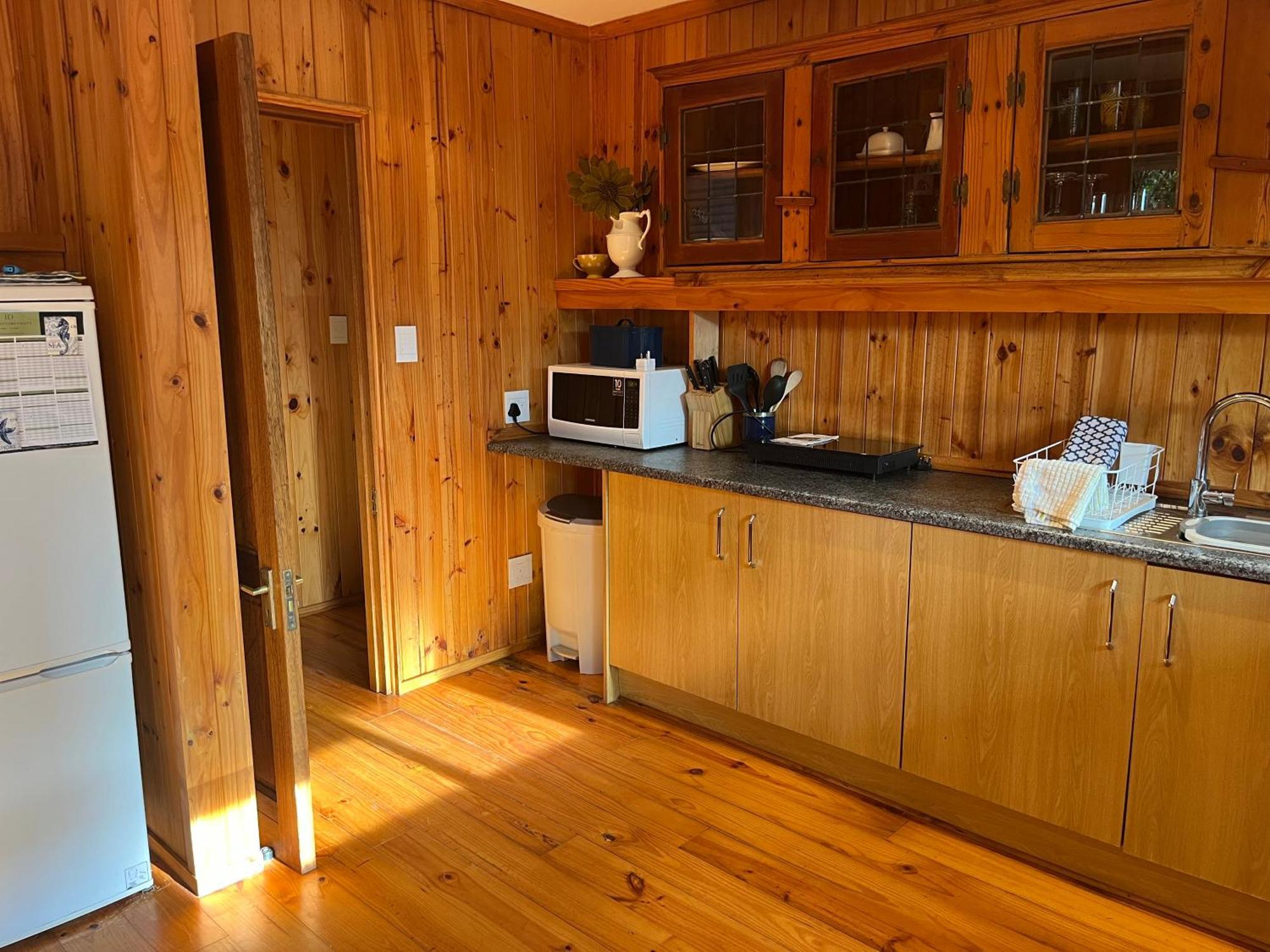 Peaceful Guest Suite With Balcony Views And Garden Setting Brenton-on-Sea Eksteriør bilde